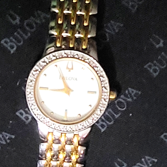 Bulova women's watch - Picture 1 of 1